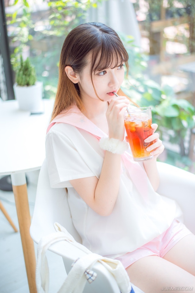 刘璝的声音，如同重锤一般敲击在所有人的心里，刘璝是什么人，在场将士多少有些了解，对刘璋可说是忠心耿耿，身上的那些纵横交错的伤疤，每一道，都是为刘家添的，但就这么一个人，如今却被刘璋逼反。